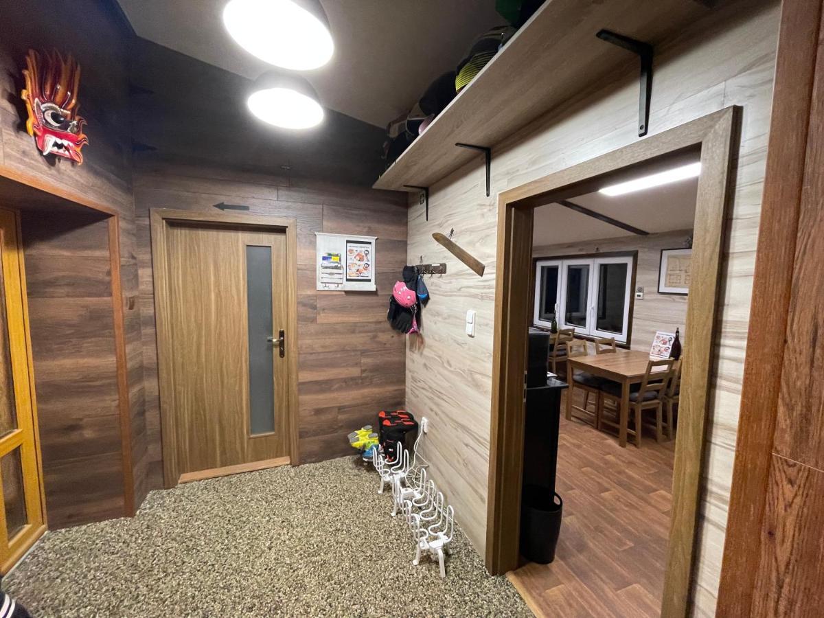 Wolf House Klinovec Hotel Loucna pod Klinovcem Ngoại thất bức ảnh