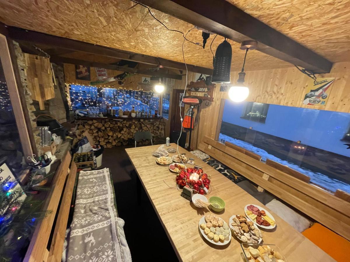 Wolf House Klinovec Hotel Loucna pod Klinovcem Ngoại thất bức ảnh